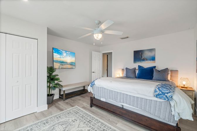Beachside Paradise: Remodeled 4BR in South Ponte Beach image 33
