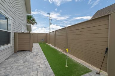 Beachside Paradise: Remodeled 4BR in South Ponte Beach image 49