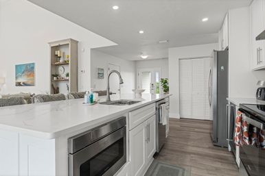 Beachside Paradise: Remodeled 4BR in South Ponte Beach image 17