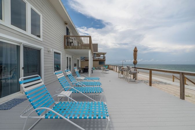 Beachside Paradise: Remodeled 4BR in South Ponte Beach image 43