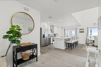Beachside Paradise: Remodeled 4BR in South Ponte Beach image 12