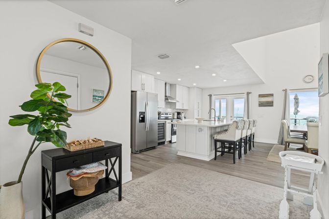 Beachside Paradise: Remodeled 4BR in South Ponte Beach image 12