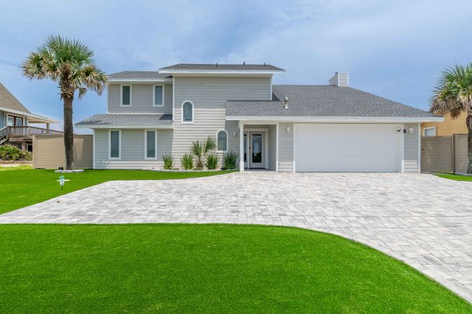Beachside Paradise: Remodeled 4BR in South Ponte Beach image 7