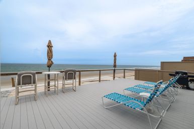 Beachside Paradise: Remodeled 4BR in South Ponte Beach image 45