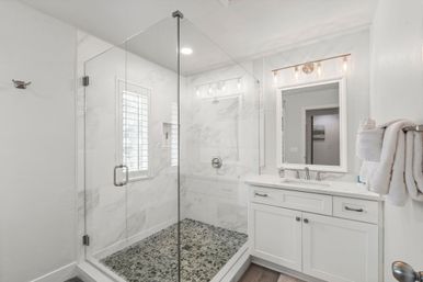 Beachside Paradise: Remodeled 4BR in South Ponte Beach image 34