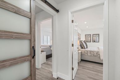 Beachside Paradise: Remodeled 4BR in South Ponte Beach image 30