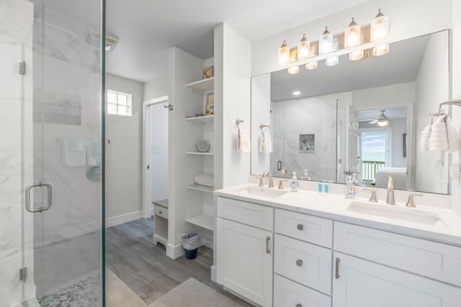Beachside Paradise: Remodeled 4BR in South Ponte Beach image 37