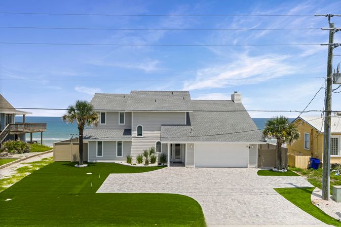 Beachside Paradise: Remodeled 4BR in South Ponte Beach image 5