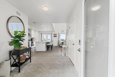 Beachside Paradise: Remodeled 4BR in South Ponte Beach image 10