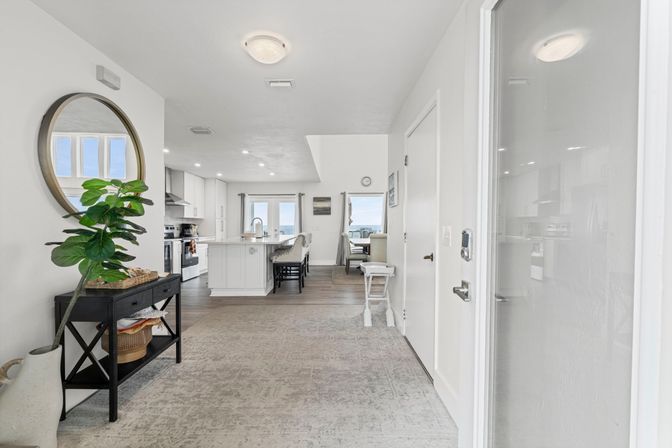 Beachside Paradise: Remodeled 4BR in South Ponte Beach image 10