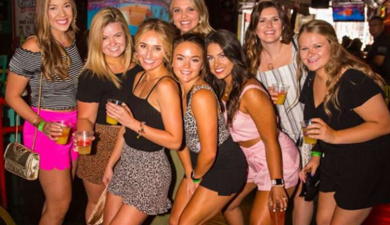 Ultimate Girls' Day Out: AYU Day Club with Bottle Service image 6