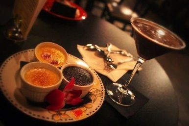 Savannah Sins and Sweets Soiree: Dessert + Bubbly Tour with Burlesque or Male Revue Show image 4