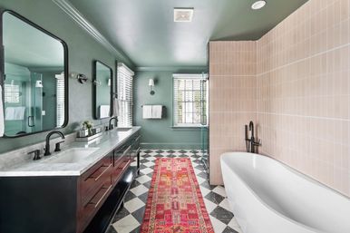 Downtown Oasis: Entire Home + Carriage House image 18