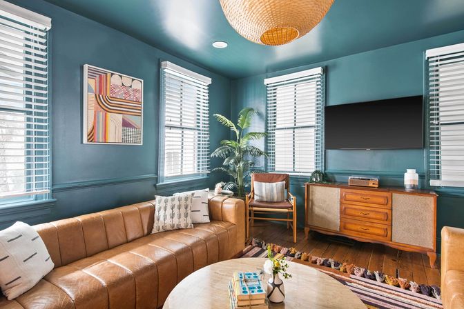Downtown Oasis: Entire Home + Carriage House image 6