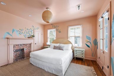 Downtown Oasis: Entire Home + Carriage House image 19