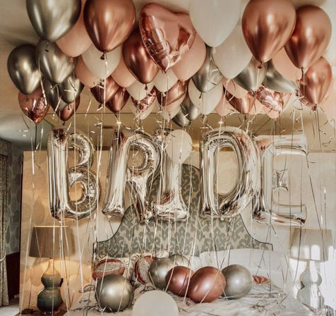Decorate Your Airbnb/Hotel Room Before You Arrive image 1