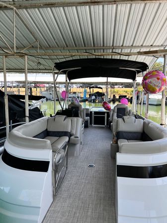 Ultimate Boating Experience: Lakeside Fun in the Sun! image 13