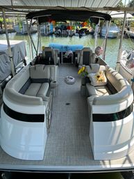 Ultimate Boating Experience: Lakeside Fun in the Sun! image 2