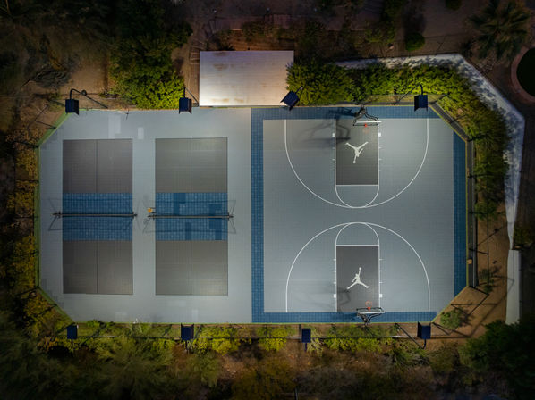 Wander Camelback Canyon: Luxury 5-Bed Estate in Phoenix with Infinity Pool & Courts image 18