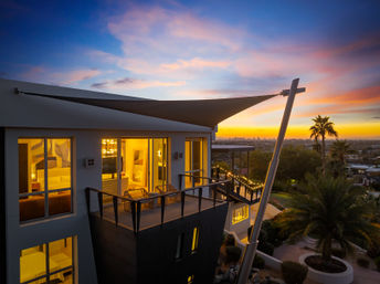 Wander Camelback Canyon: Luxury 5-Bed Estate in Phoenix with Infinity Pool & Courts image 13