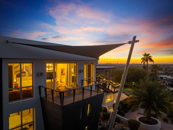 Wander Camelback Canyon: Luxury 5-Bed Estate in Phoenix with Infinity Pool & Courts image 13