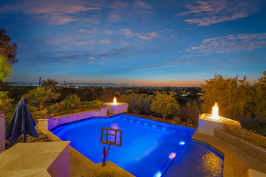 Wander Camelback Canyon: Luxury 5-Bed Estate in Phoenix with Infinity Pool & Courts image 24
