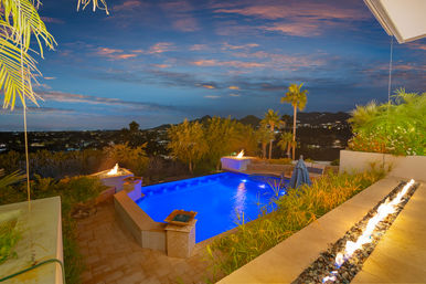 Wander Camelback Canyon: Luxury 5-Bed Estate in Phoenix with Infinity Pool & Courts image 37