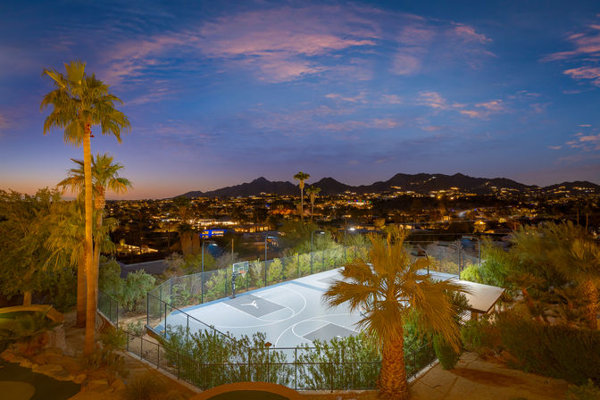 Wander Camelback Canyon: Luxury 5-Bed Estate in Phoenix with Infinity Pool & Courts image 29
