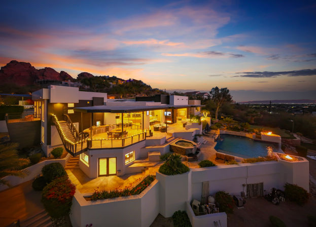 Wander Camelback Canyon: Luxury 5-Bed Estate in Phoenix with Infinity Pool & Courts image 22