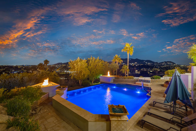 Wander Camelback Canyon: Luxury 5-Bed Estate in Phoenix with Infinity Pool & Courts image 43