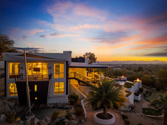Wander Camelback Canyon: Luxury 5-Bed Estate in Phoenix with Infinity Pool & Courts image 12