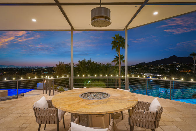 Wander Camelback Canyon: Luxury 5-Bed Estate in Phoenix with Infinity Pool & Courts image 27