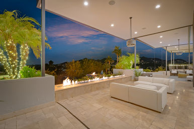 Wander Camelback Canyon: Luxury 5-Bed Estate in Phoenix with Infinity Pool & Courts image 38