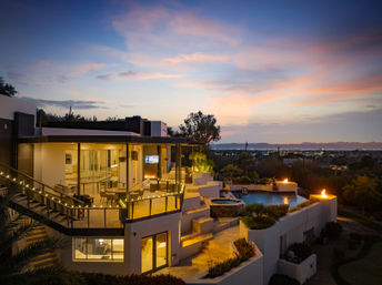 Wander Camelback Canyon: Luxury 5-Bed Estate in Phoenix with Infinity Pool & Courts image 20