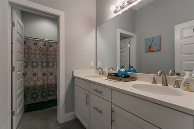 BNA Blue: The Ultimate Nashville Experience! image 15