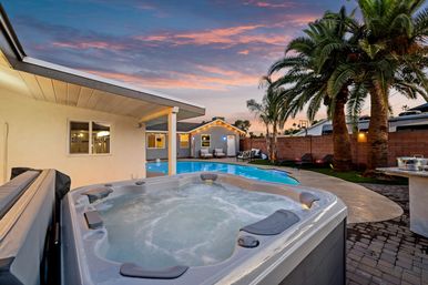 Mulberry Lane Escape: Pool, Hot Tub & Fire Pit image 3