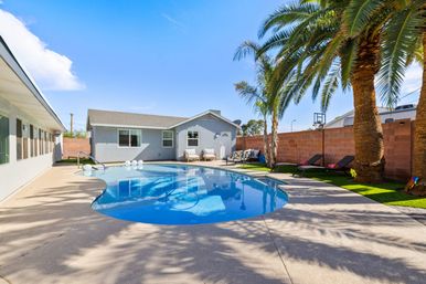 Mulberry Lane Escape: Pool, Hot Tub & Fire Pit image 17