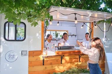 Unique Cocktail Mobile Bar with Mixology Class: We Bring the Bar to You image 1