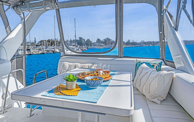 Luxury Yacht Charter in Marina del Rey image 3