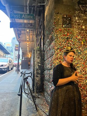 Booze and Boos: Ghost Tour + Bar Crawl in Seattle image 11