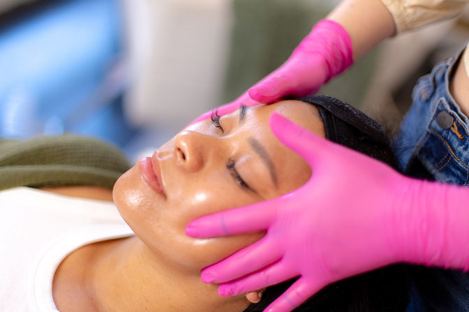 Oasis Face Bar Glowing Skin in 30 Min Facial Party with Complimentary Prosecco image 15