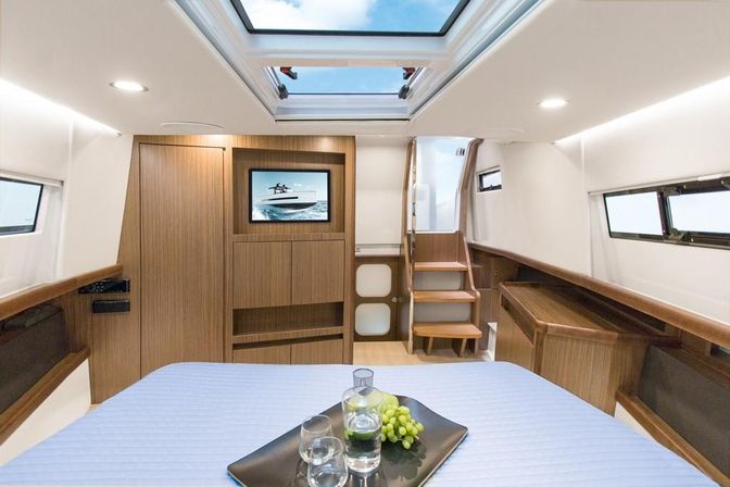 LIVIN 44' Yacht Charter: Last Sail Before the Veil image 10