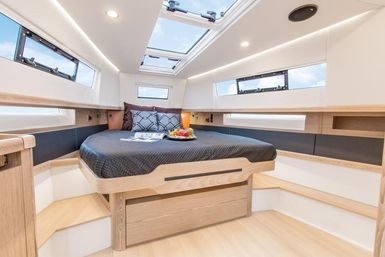 LIVIN 44' Yacht Charter: Last Sail Before the Veil image 12