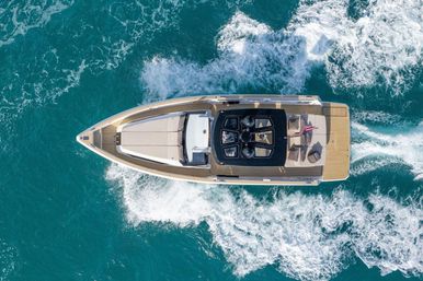 LIVIN 44' Yacht Charter: Last Sail Before the Veil image 5