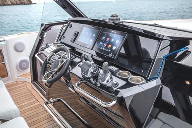 LIVIN 44' Yacht Charter: Last Sail Before the Veil image 8