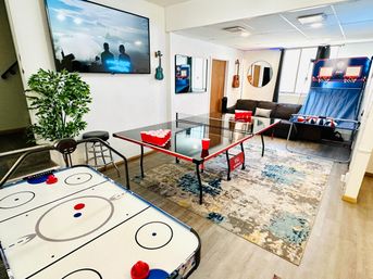 Sunnyside Compound: Features Game Room, Hot Tub & 420-Friendly image 6