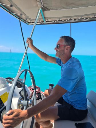 Private Luxury Daytime Sailing Excursion image 6