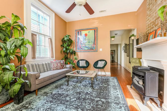 Beautiful and Cozy Historic Double Near French Quarter image 1