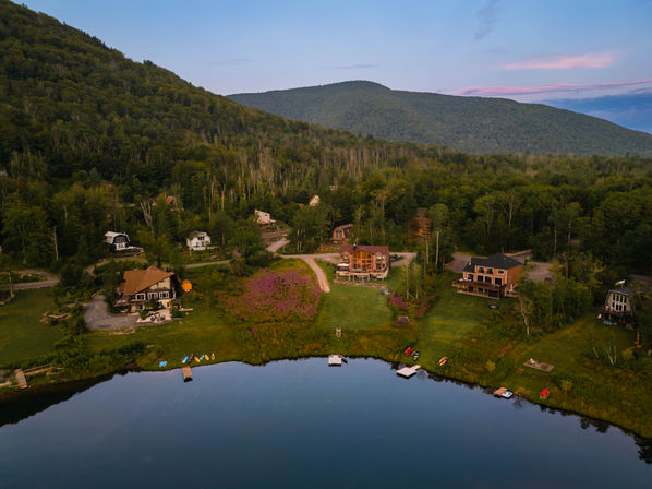 Hunter Chalet: Lakefront Luxury in the Catskill Mountains image 12