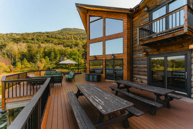 Hunter Chalet: Lakefront Luxury in the Catskill Mountains image 19